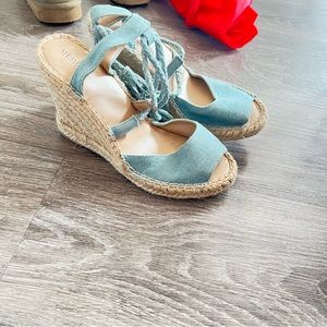 Merona laced wedges